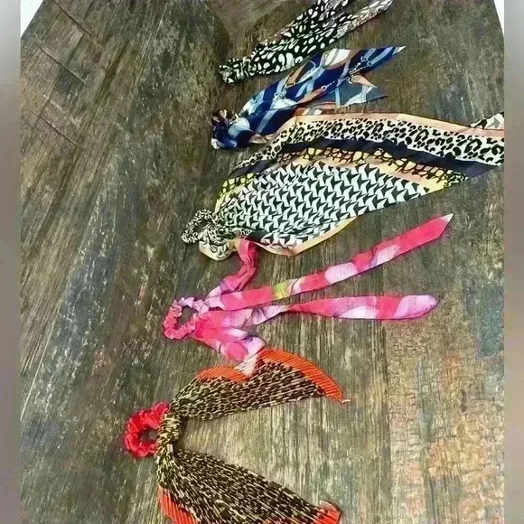 Lot of 5 Stylish Women's Patterned Scarves Hair Ties Set - Picture 1 of 5